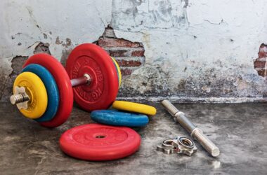 Waarom gewichten trainen zoveel voordelen heeft voor mannen