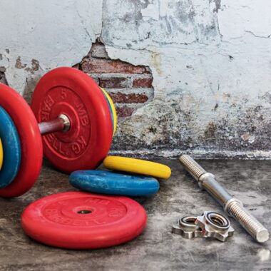 Waarom gewichten trainen zoveel voordelen heeft voor mannen